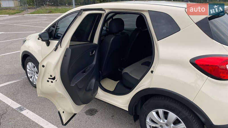 Внедорожник / Кроссовер Renault Captur 2015 в Житомире