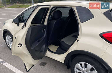 Внедорожник / Кроссовер Renault Captur 2015 в 