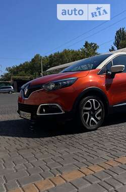 Позашляховик / Кросовер Renault Captur 2015 в Одесі