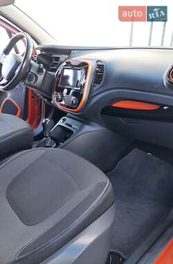 Внедорожник / Кроссовер Renault Captur 2015 в 