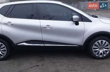 Внедорожник / Кроссовер Renault Captur 2013 в Надворной