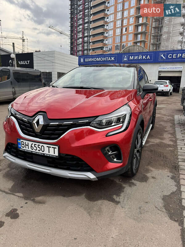 Внедорожник / Кроссовер Renault Captur 2023 в 