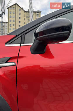 Внедорожник / Кроссовер Renault Captur 2023 в 