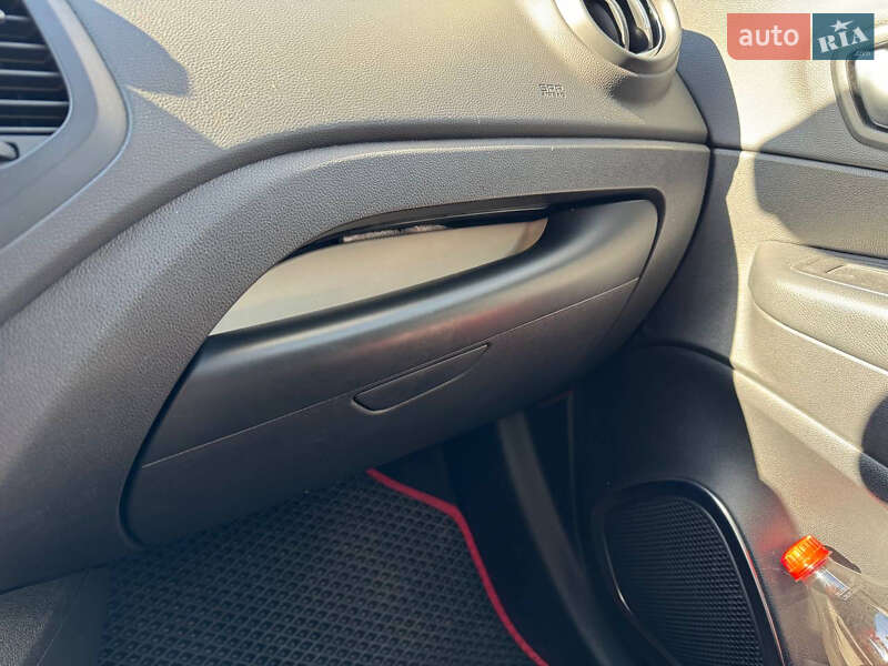 Позашляховик / Кросовер Renault Captur 2018 в Кривому Розі