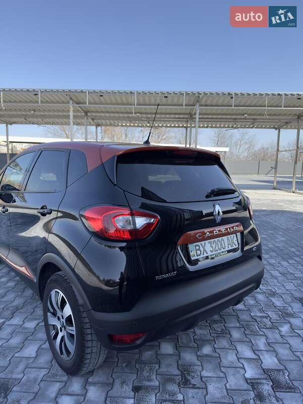 Внедорожник / Кроссовер Renault Captur 2016 в Каменец-Подольском