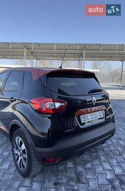Внедорожник / Кроссовер Renault Captur 2016 в 