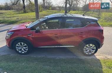Внедорожник / Кроссовер Renault Captur 2021 в 