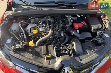 Внедорожник / Кроссовер Renault Captur 2021 в 