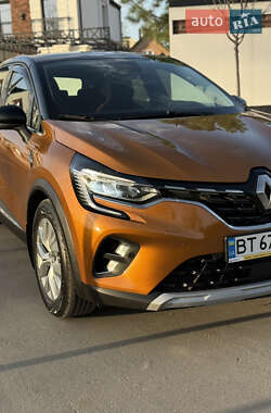 Позашляховик / Кросовер Renault Captur 2021 в 