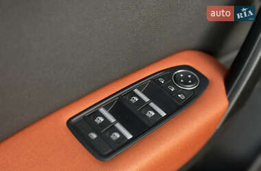Позашляховик / Кросовер Renault Captur 2021 в 