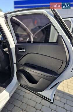 Внедорожник / Кроссовер Renault Captur 2021 в 
