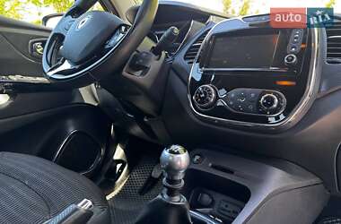 Позашляховик / Кросовер Renault Captur 2016 в 