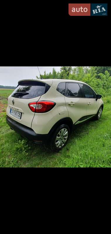 Внедорожник / Кроссовер Renault Captur 2016 в Киеве