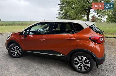 Позашляховик / Кросовер Renault Captur 2016 в 