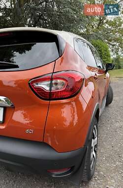 Позашляховик / Кросовер Renault Captur 2016 в 