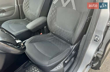 Внедорожник / Кроссовер Renault Captur 2016 в 