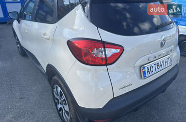Внедорожник / Кроссовер Renault Captur 2015 в 