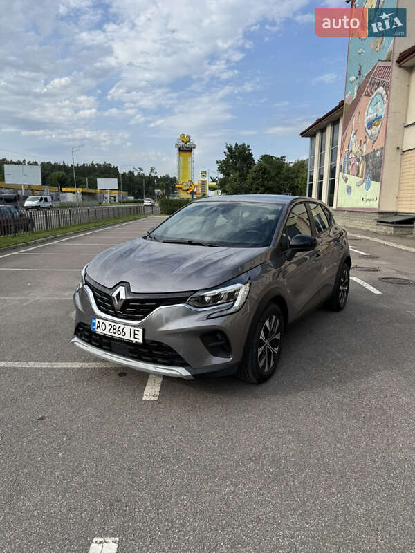 Внедорожник / Кроссовер Renault Captur 2023 в Киеве