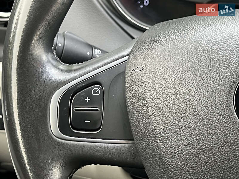 Внедорожник / Кроссовер Renault Captur 2019 в Киеве