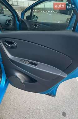 Внедорожник / Кроссовер Renault Captur 2015 в Львове