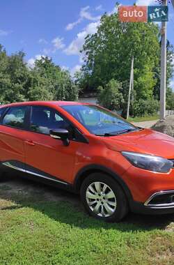 Позашляховик / Кросовер Renault Captur 2015 в Умані