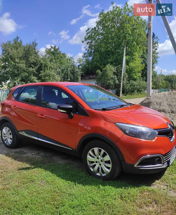 Позашляховик / Кросовер Renault Captur 2015 в Умані