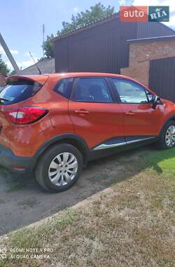 Позашляховик / Кросовер Renault Captur 2015 в Умані