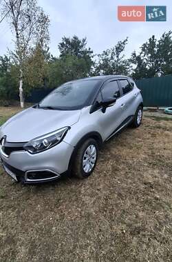 Внедорожник / Кроссовер Renault Captur 2017 в 