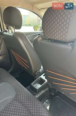 Внедорожник / Кроссовер Renault Captur 2018 в 