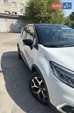 Внедорожник / Кроссовер Renault Captur 2018 в 