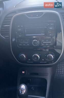 Внедорожник / Кроссовер Renault Captur 2016 в 