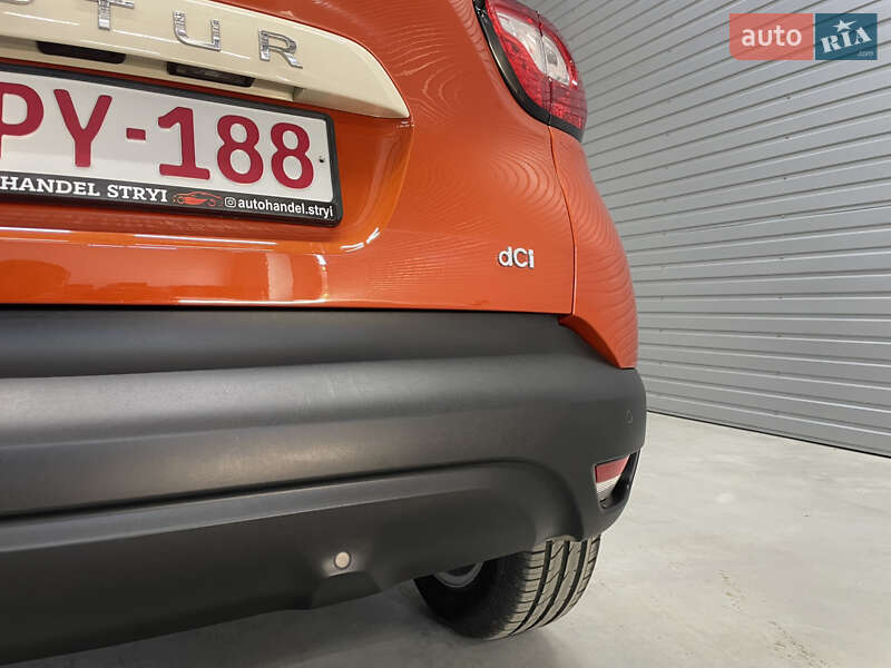 Внедорожник / Кроссовер Renault Captur 2016 в Стрые