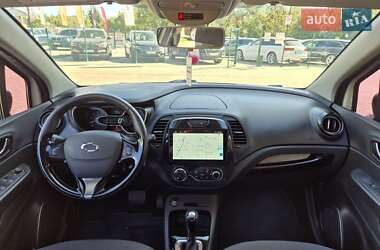 Внедорожник / Кроссовер Renault Captur 2015 в 