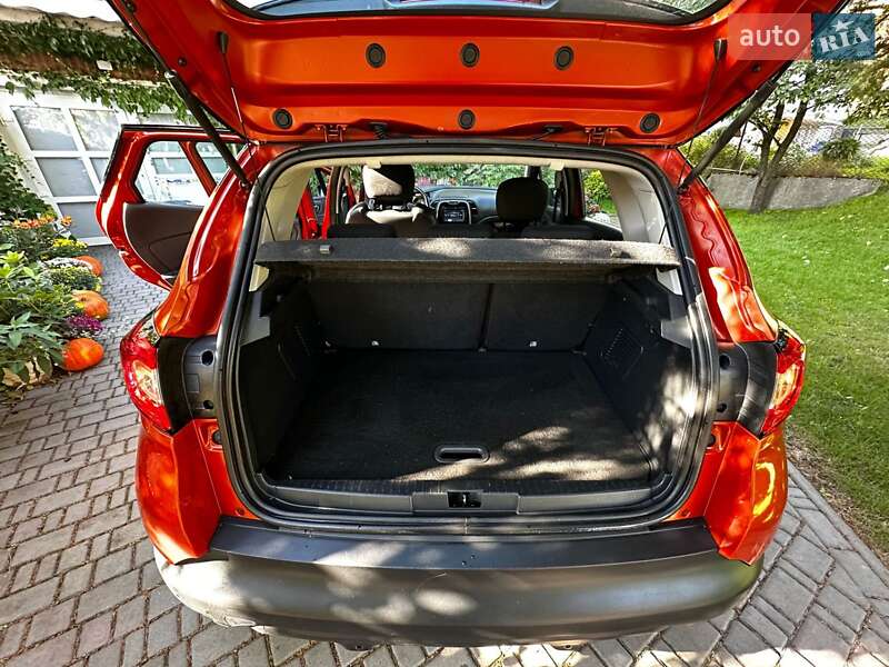 Внедорожник / Кроссовер Renault Captur 2016 в Львове