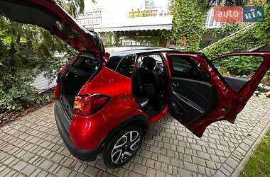 Внедорожник / Кроссовер Renault Captur 2016 в 