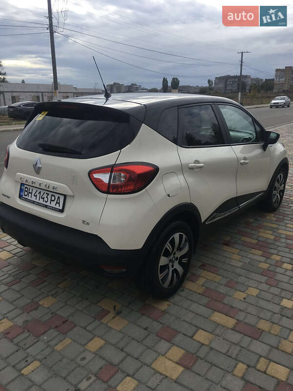 Внедорожник / Кроссовер Renault Captur 2015 в Белгороде-Днестровском