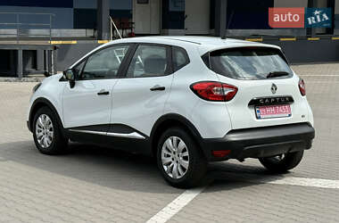Позашляховик / Кросовер Renault Captur 2015 в 