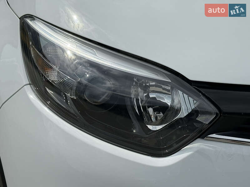 Позашляховик / Кросовер Renault Captur 2015 в Рівному фото 17 Позашляховик / Кросовер Renault Captur 2015 в Рівному