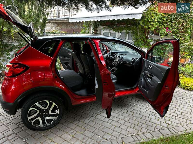 Внедорожник / Кроссовер Renault Captur 2016 в Львове