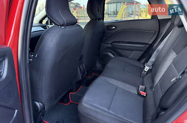 Внедорожник / Кроссовер Renault Captur 2021 в 