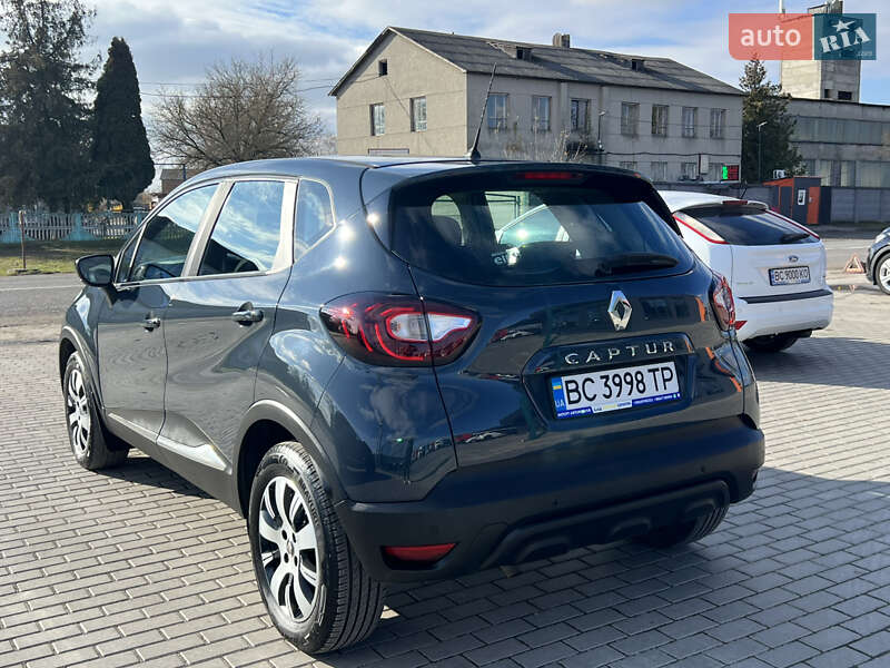 Внедорожник / Кроссовер Renault Captur 2018 в Лопатине