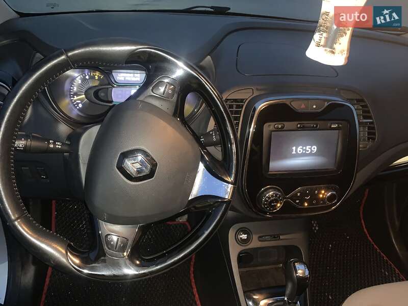 Позашляховик / Кросовер Renault Captur 2015 в Львові