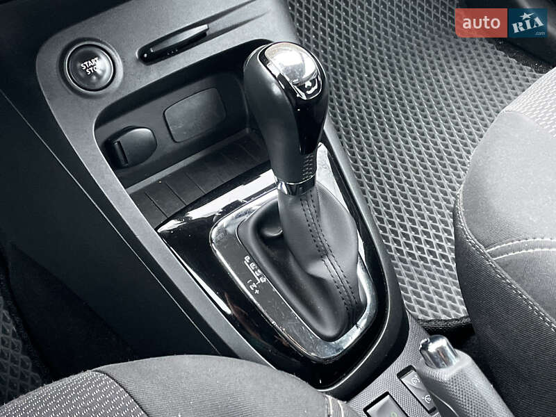 Позашляховик / Кросовер Renault Captur 2014 в Києві