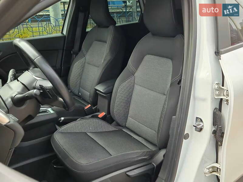 Внедорожник / Кроссовер Renault Captur 2021 в Киеве