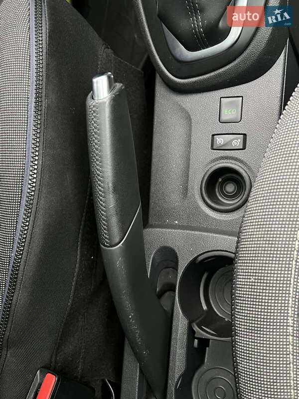 Внедорожник / Кроссовер Renault Captur 2019 в Тернополе