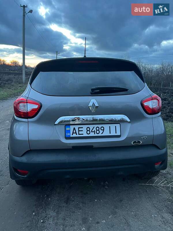 Позашляховик / Кросовер Renault Captur 2014 в Вільногірську