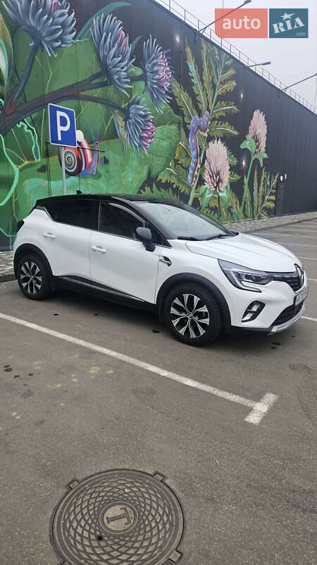 Внедорожник / Кроссовер Renault Captur 2023 в Киеве