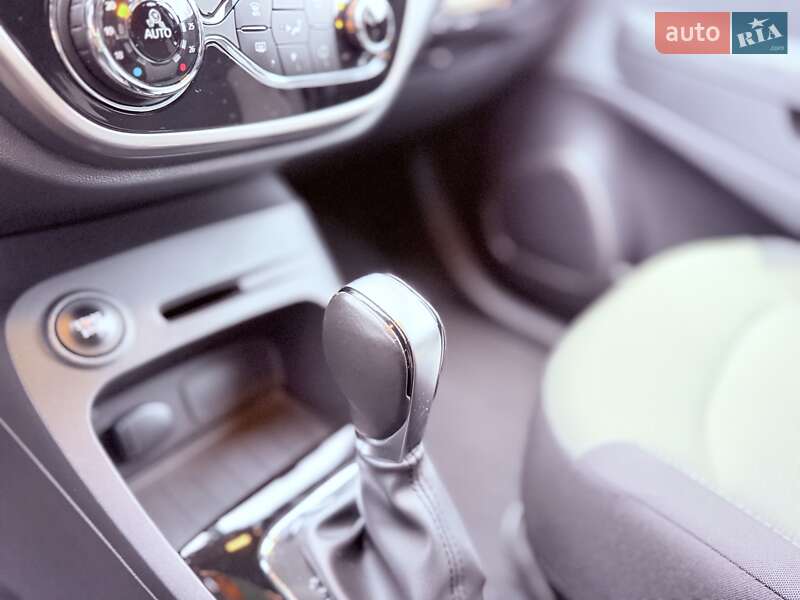 Позашляховик / Кросовер Renault Captur 2016 в Києві