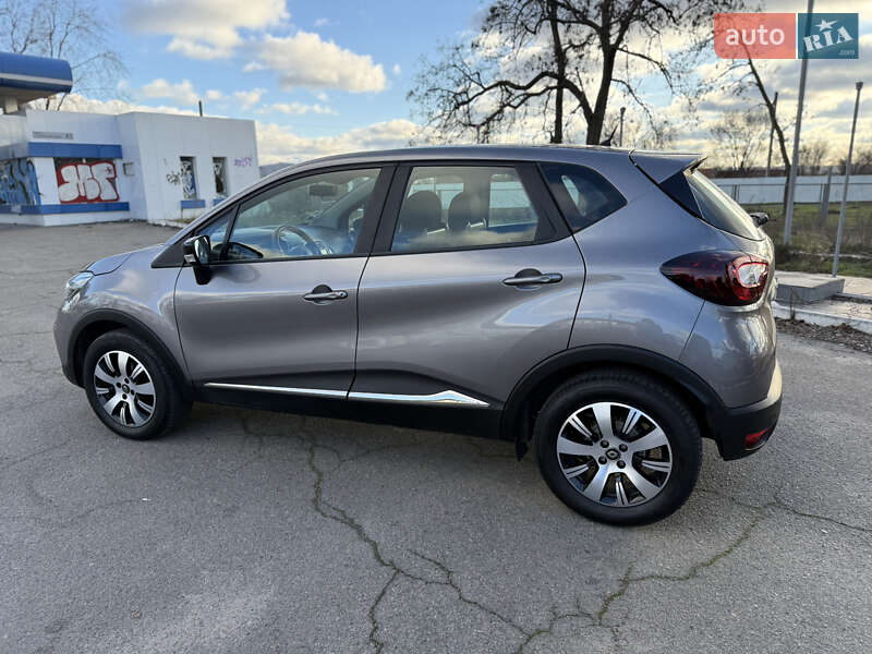 Внедорожник / Кроссовер Renault Captur 2020 в Днепре