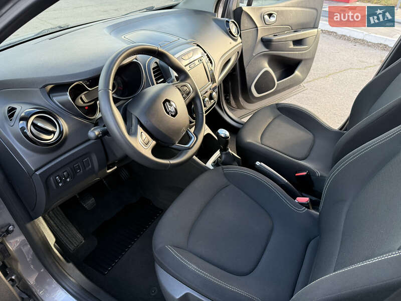 Внедорожник / Кроссовер Renault Captur 2020 в Днепре